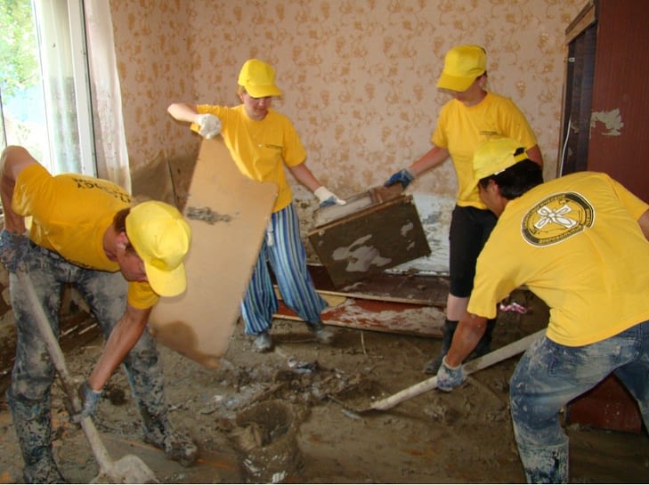 Как волонтёры помогали в Крымске