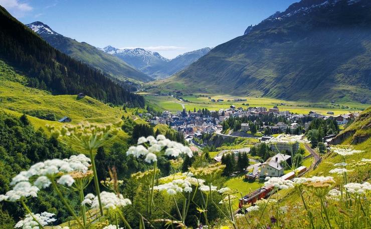 Рестораны с видом на Альпы и экологичный отдых: Почему стоит отправиться в Андерматт