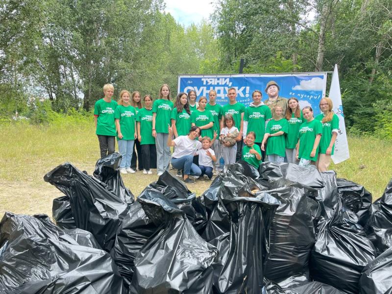 Создатели сериала PREMIER «Тяни, Сундук!»  провели экологическую акцию в десятках городов России
