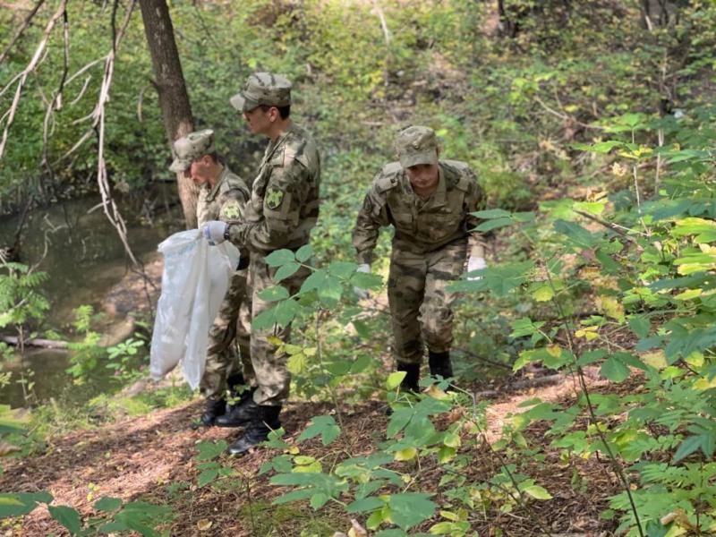 В Новосибирске военнослужащие Росгвардии приняли участие в экологической акции
