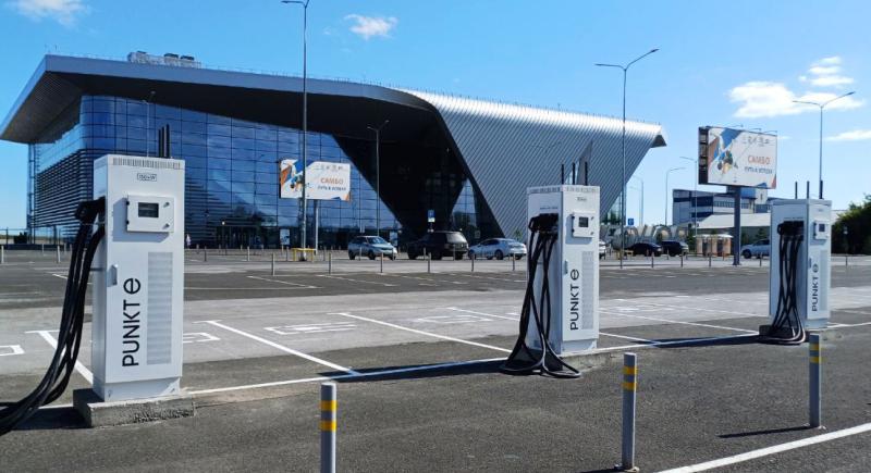 PUNKT E поделился экспертизой по развитию зарядной инфраструктуры в аэропортах